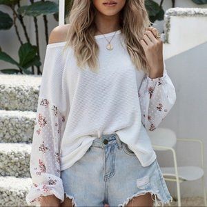 NWT Private Label Floral Long Sleeved Knit Top